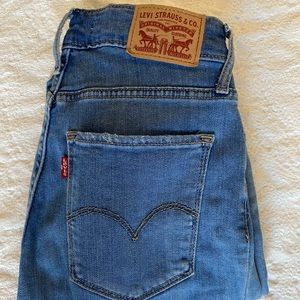 Levi’s 721 high rise skinny jeans size 26